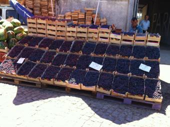 Juli auf dem Markt in Prishtina