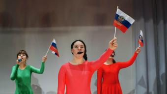 KOLYMA-Sängerinen beim größten Nationalwettbewerb auf Kolyma in der ehemaligen Gulag-Siedlung Debin (c) Enno Endlicher