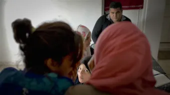 Aya, die Tochter von Olfa Hamrouni.